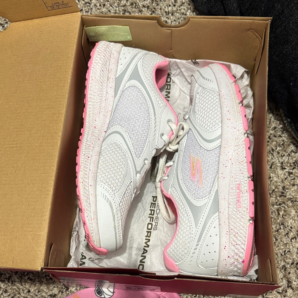 Skechers Women's Athletic Shoes in White and Pink